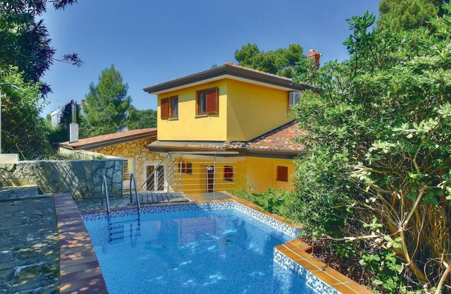 3 bedroom gorgeous home in Buje