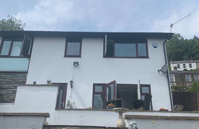 3 bedroom home in the heart of Welsh Village.