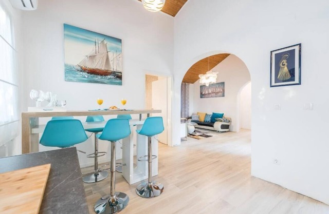 3-bedroom house in amazing Potočnica only 200 m from the beach