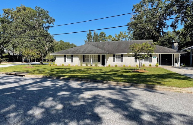 3-bedroom house in charming Savannah with AC