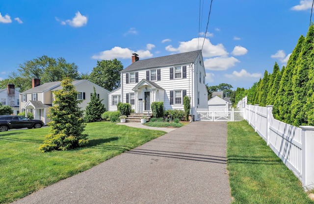 3-bedroom house in fantastic Fairfield with office, and outdoor space