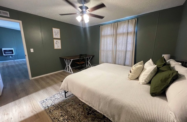 3-bedroom house in Porum Landing, waterfront with lots of space inside and out!