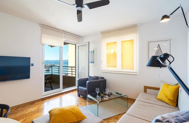 3 bedroom lovely apartment in Omis