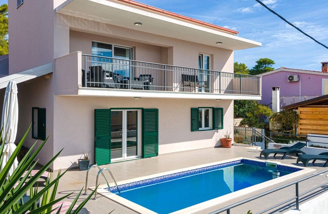 3 bedroom lovely home in Nova