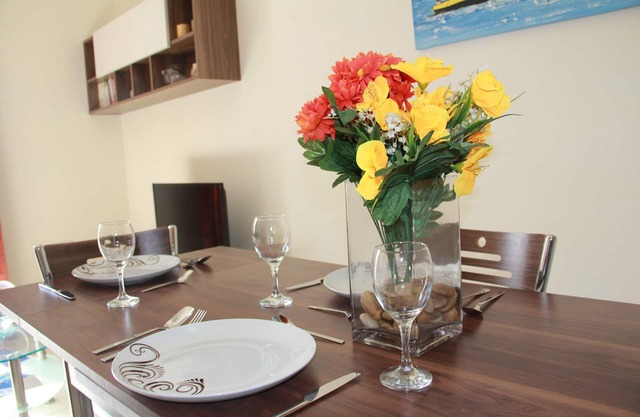 3 Bedroom Modern Apartment, 100 metres to the sea!
