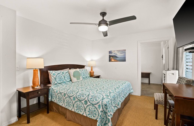 3 Bedroom Ocean Front Condo with Pool & Elevator!