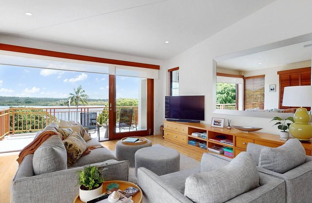 3 bedroom penthouse apartment with river views