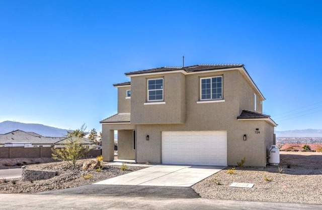 3-bedroom - Sleeps 9 - Full Strip Views - Private Home