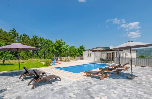 3 bedroom stunning home in Poljica