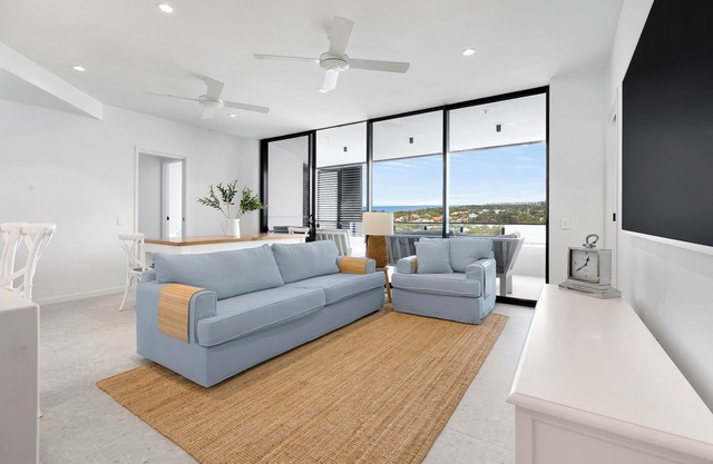 3 Bedroom Superior - partial ocean view