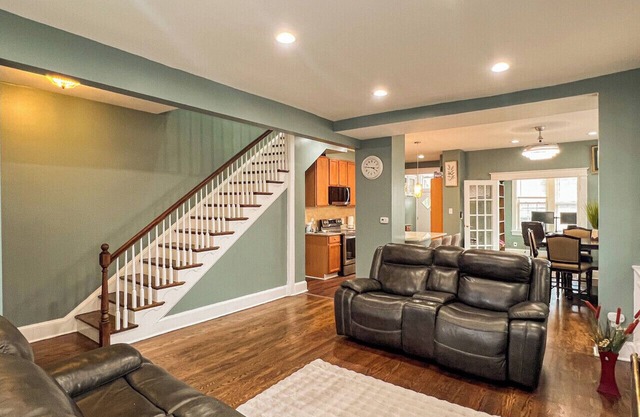 3-bedroom townhome in brilliant Washington with WiFi, AC