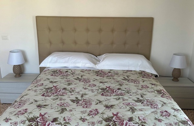 3-bedroom very clean apartment in lovely Roma with AC, WiFi