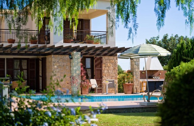3 bedroom Villa Anarita with private pool, Aphrodite Hills Resort