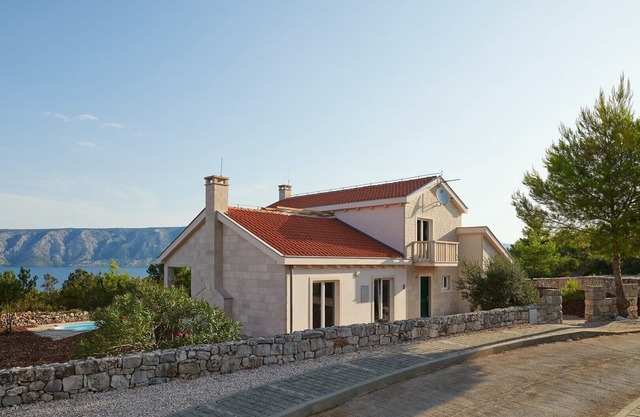 3-bedroom villa Martina with private pool and stunning sea view