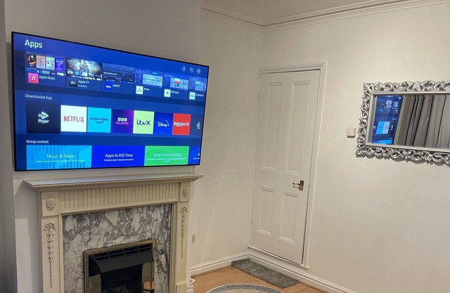 3 Bedrooms Comfortable Home With Jacuzzi Hot Tub Sleeps 10