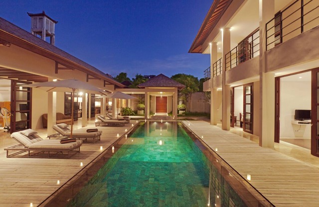 3 BR Lux Pool Villa Jimbaran walk to GWK