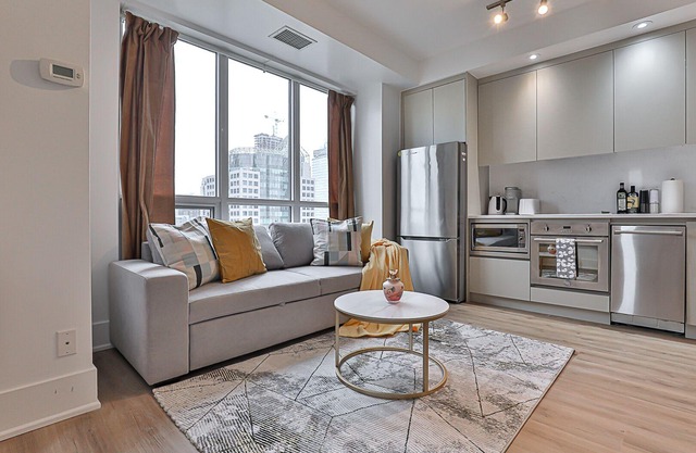 3 BR w/parking Downtown Toronto beside CN Tower, Rogers Centre and MTCC