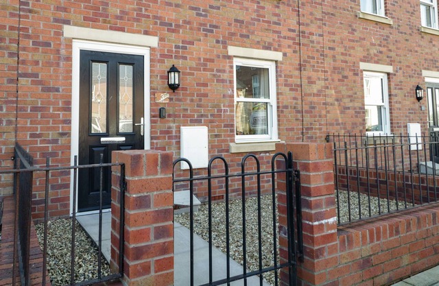 3 CENTRAL TERRACE, pet friendly, country holiday cottage in Silloth