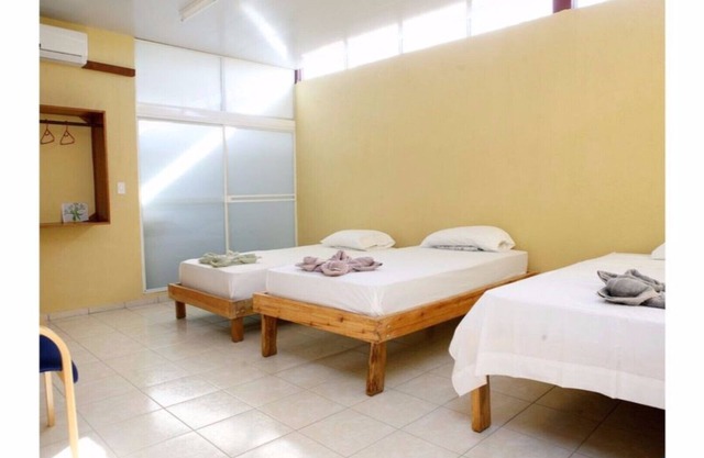 3-D ROOM - 2 SINGLE BEDS