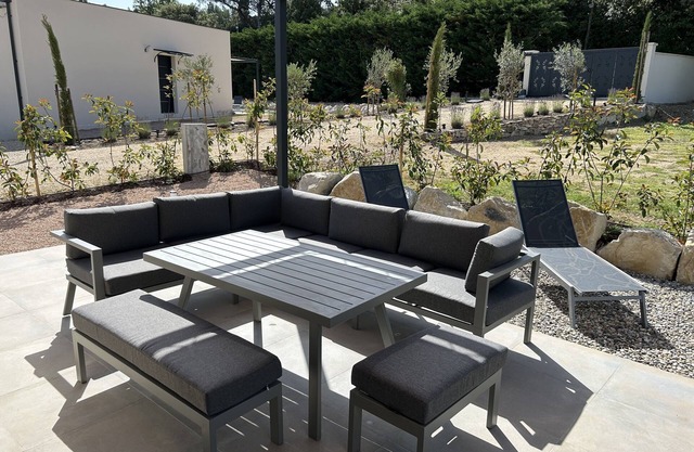 3-room house with pool and garden