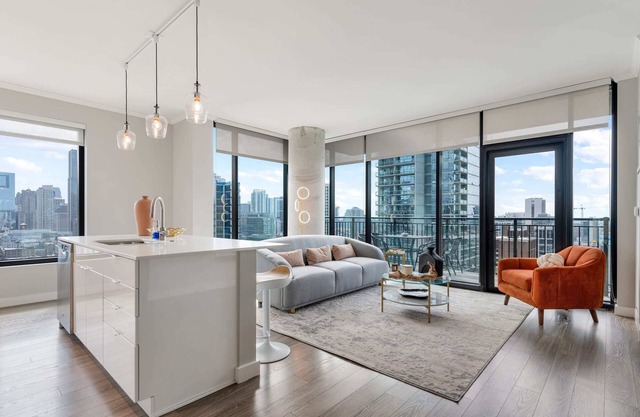 3 Stylish 2BRs Steps from Magnificent Mile
