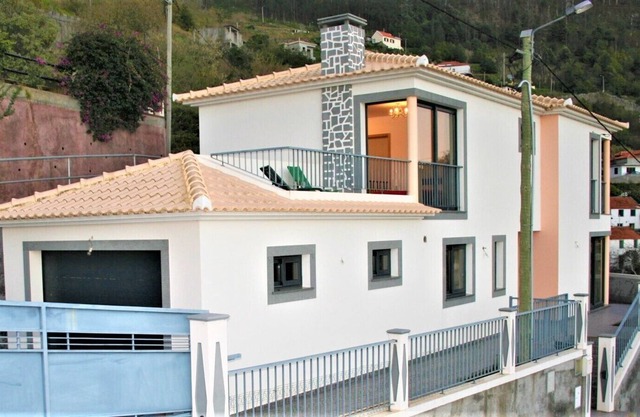 30% Desconto! Uma casa espetacular com vistas soberbas