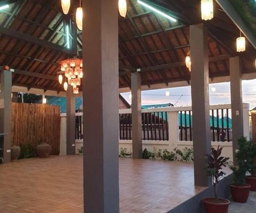 30 persons Beachfront house with big pavillion