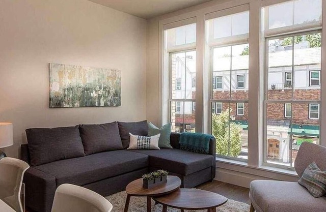 300 - 2K · Cozy apartment in quaint town 30 min to NYC, Wi-Fi