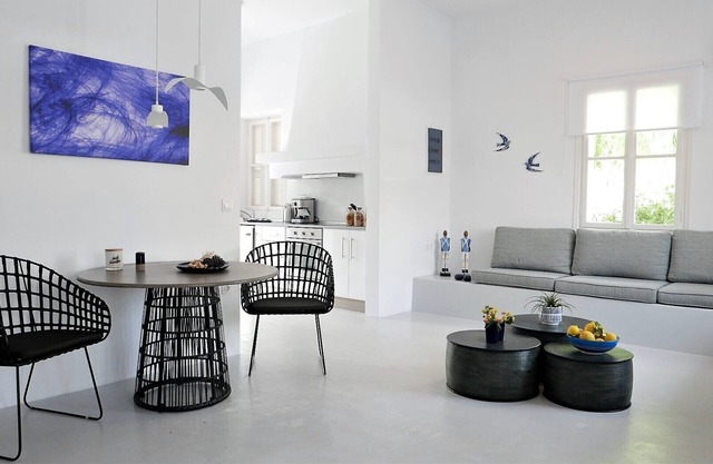 30villa Rd in Rhodes