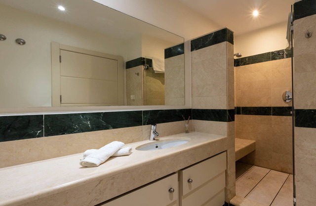 321-Lux Beachfront-Estepona, 2 Bedroom, Beachfront Oasis, Spectacular Views!