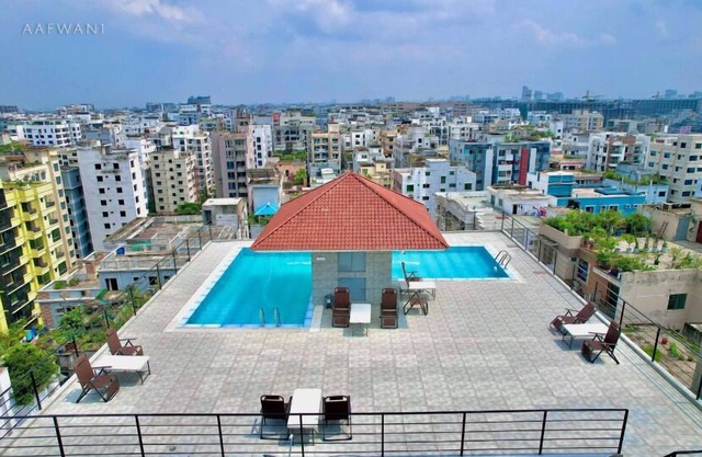 350sqft 5 Apartment Pool Gym & Movie