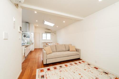 369 House IKEJIRI