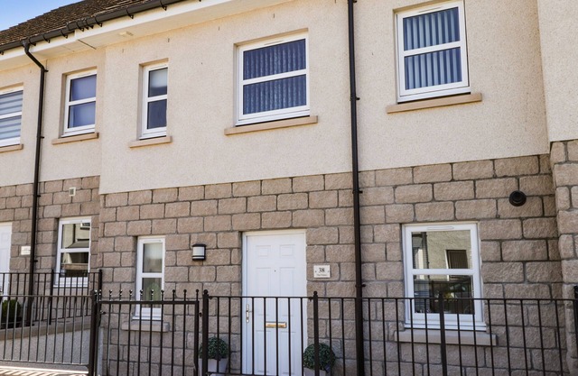 38 THE VIEWS, with a garden in Elgin