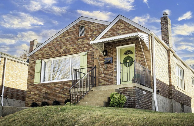 3bd/2ba Brick Home Close To Local Attractions