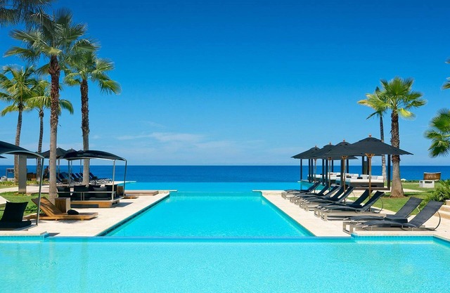 3BD groundfloor condo, pure beachfront, gym/pool/high-speed internet/cable TV