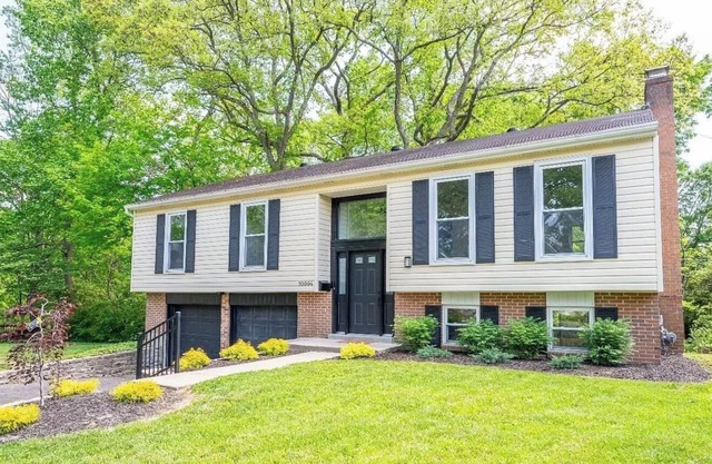 3bedr/3bath fully remodeled house by Summit park with furnished basement + deck