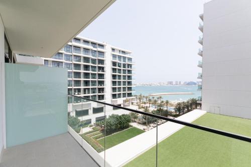 3BR Apartment with City and Beach Views at Address Residences Marassi