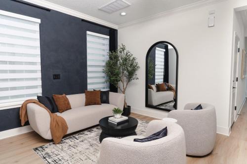 3BR Chic Ybor City Tampa Firepit Bikes