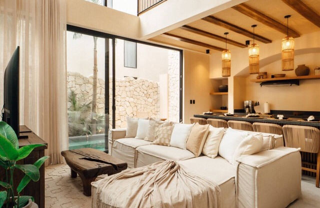 3Br Designer Villa for 8, concierge, two pools