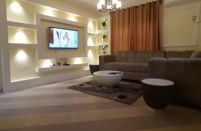 3JD Lavishly Furnished 3 Bed Apartments