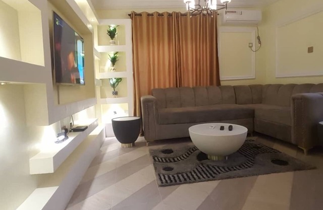 3JD Lavishly Furnished 3 Bed Apartments