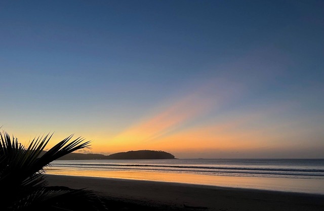 4-6 guests, 5 Beds/2.5 Baths Private Villa/Beachfront Pool & Club