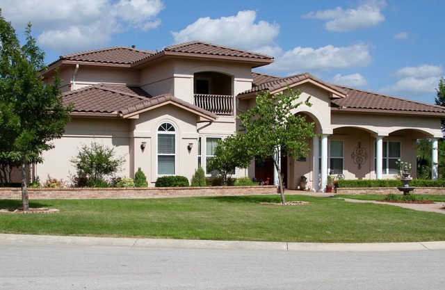 4,600 sq ft WINTER VACATION EXECUTIVE home on large corner lot, lovely community