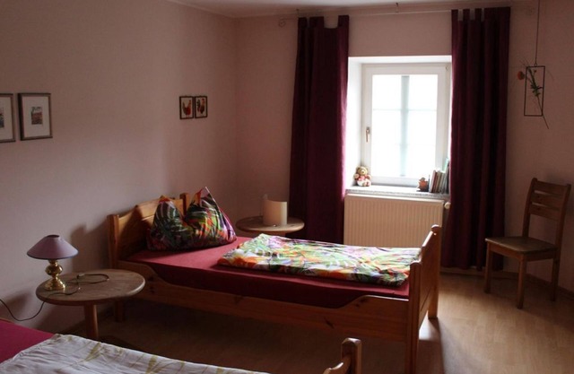 4-bed apartment upstairs - Apartments farm Heck