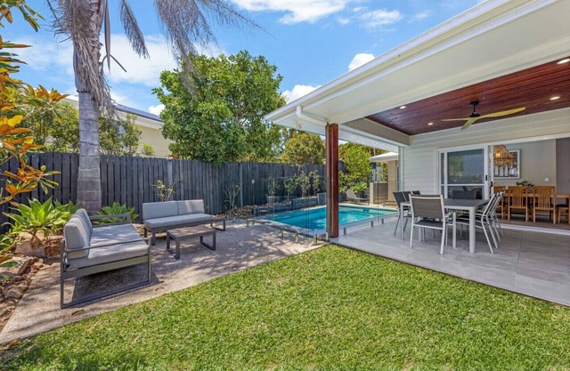 4 Bedroom 2 Bath Pet Friendly Holiday House