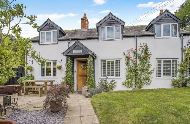 4 bedroom accommodation in Welshpool