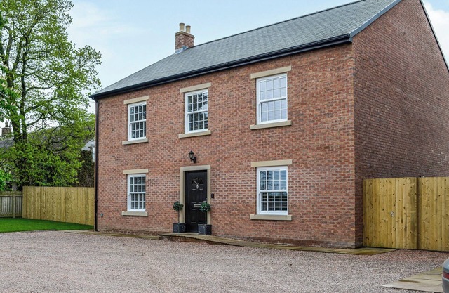 4 bedroom accommodation in Carlisle