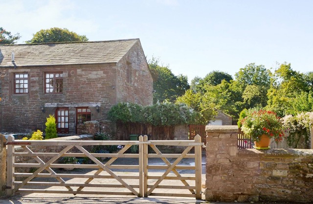 4 bedroom accommodation in Mawbray, near Allonby