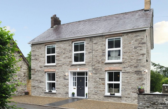 4 bedroom accommodation in Abercych, near Cardigan
