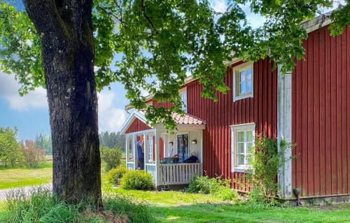 4 Bedroom Amazing Home In Skillingaryd